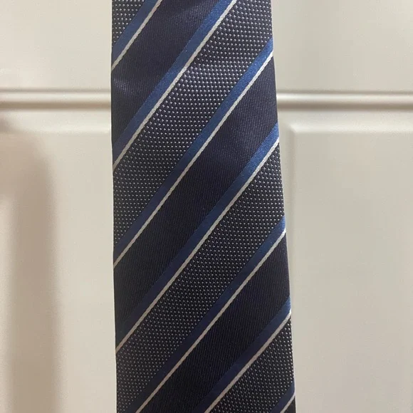 Armani Collezioni Tie Blue and Gray stripe Sz OS - Picture 5 of 11